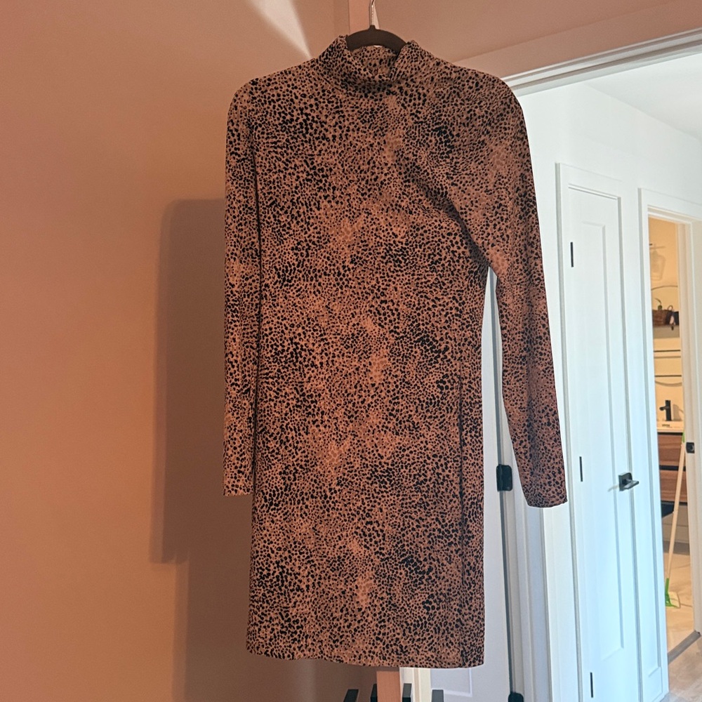Dynamite Black and Cream Patterned Dress